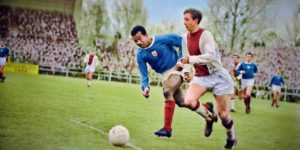 Nieuwe hype: Oude voetbalfoto's van GVAV en FC Groningen in kleur