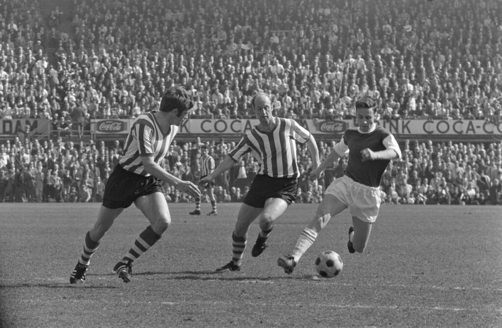 Spelmoment-uit-de-Rotterdamse-derby-tussen-Feijenoord-en-Sparta-1969